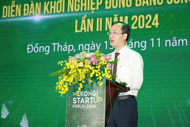 Phó chủ tịch UBND tỉnh Đồng Tháp, Trưởng Ban tổ chức Diễn đàn Trần Trí Quang phát biểu khai mạc Diễn đàn