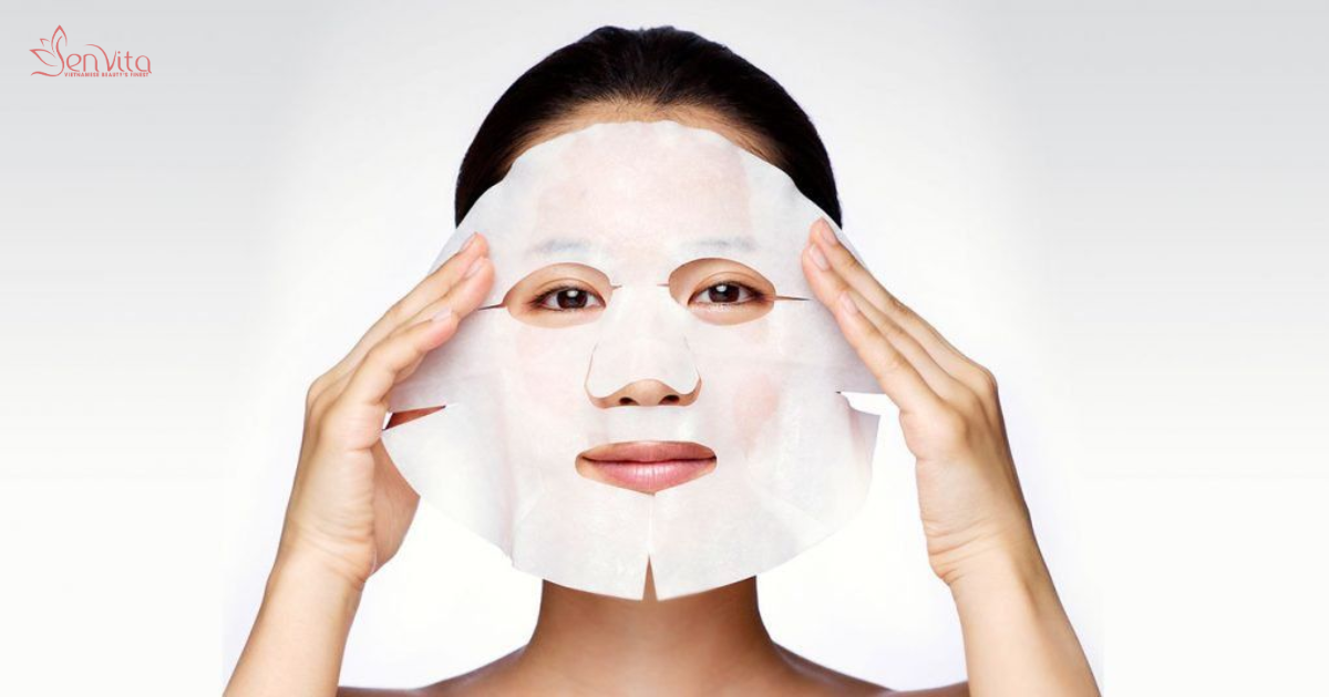 Đắp mặt nạ đều khắp khuôn mặt để ôm khít và nuôi dưỡng làn da hiệu quả